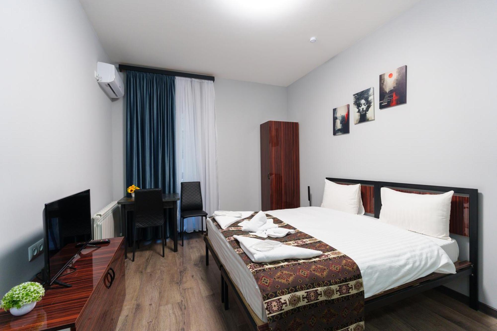 Gh Family Hotel Erivan Dış mekan fotoğraf