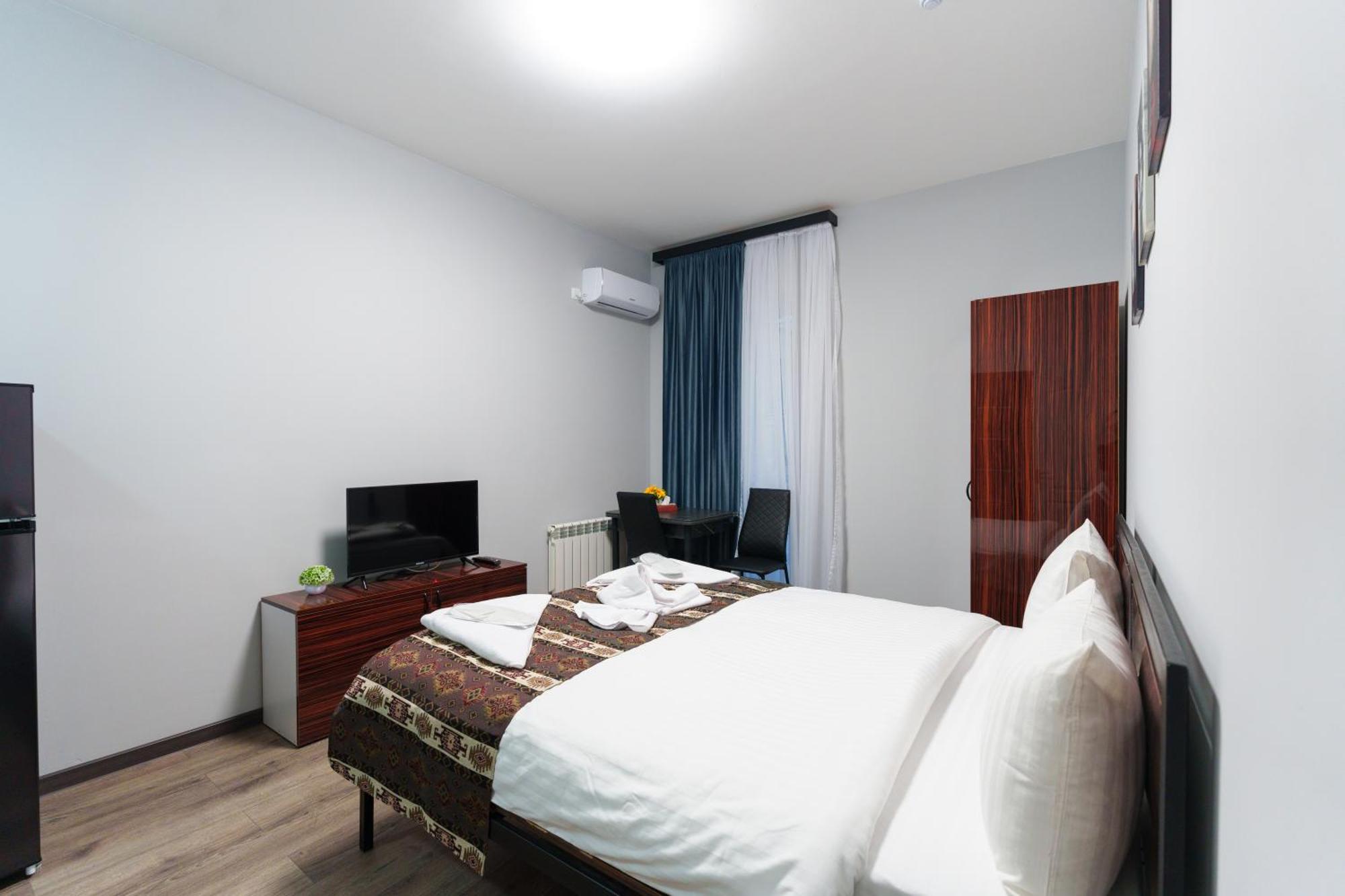 Gh Family Hotel Erivan Dış mekan fotoğraf