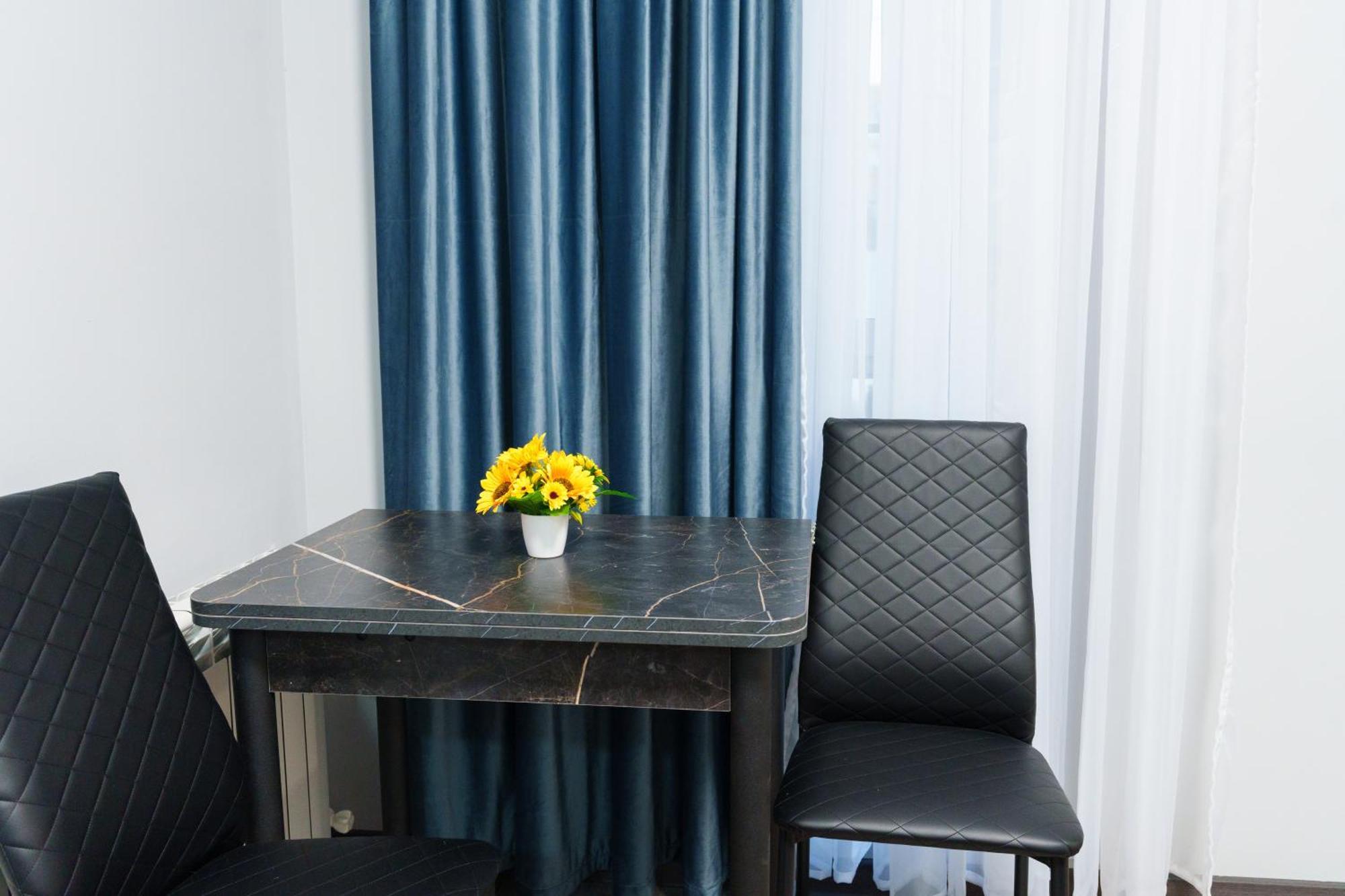 Gh Family Hotel Erivan Dış mekan fotoğraf