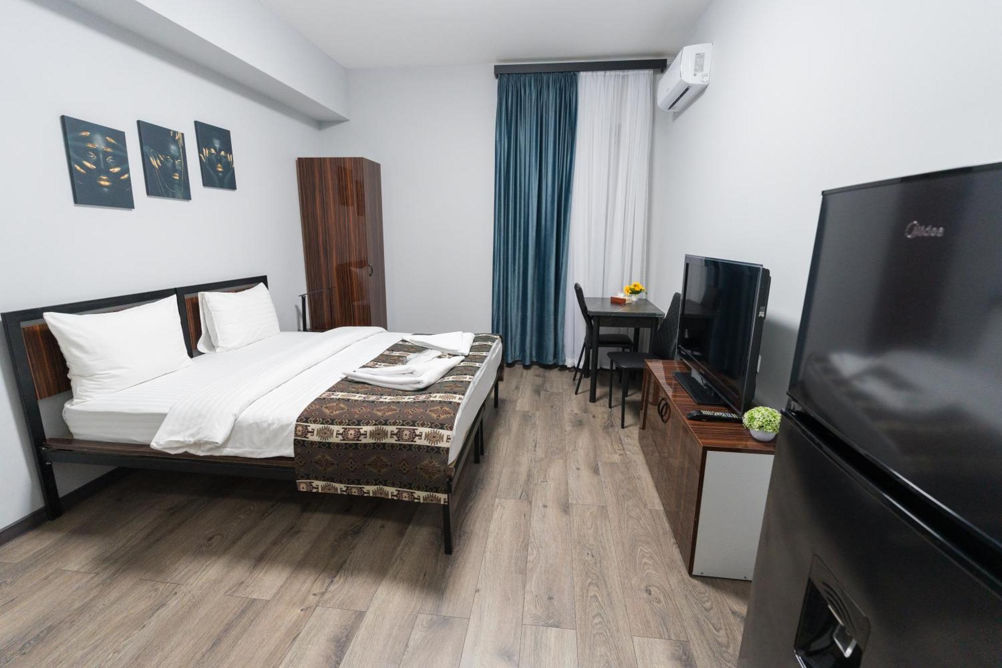 Gh Family Hotel Erivan Dış mekan fotoğraf