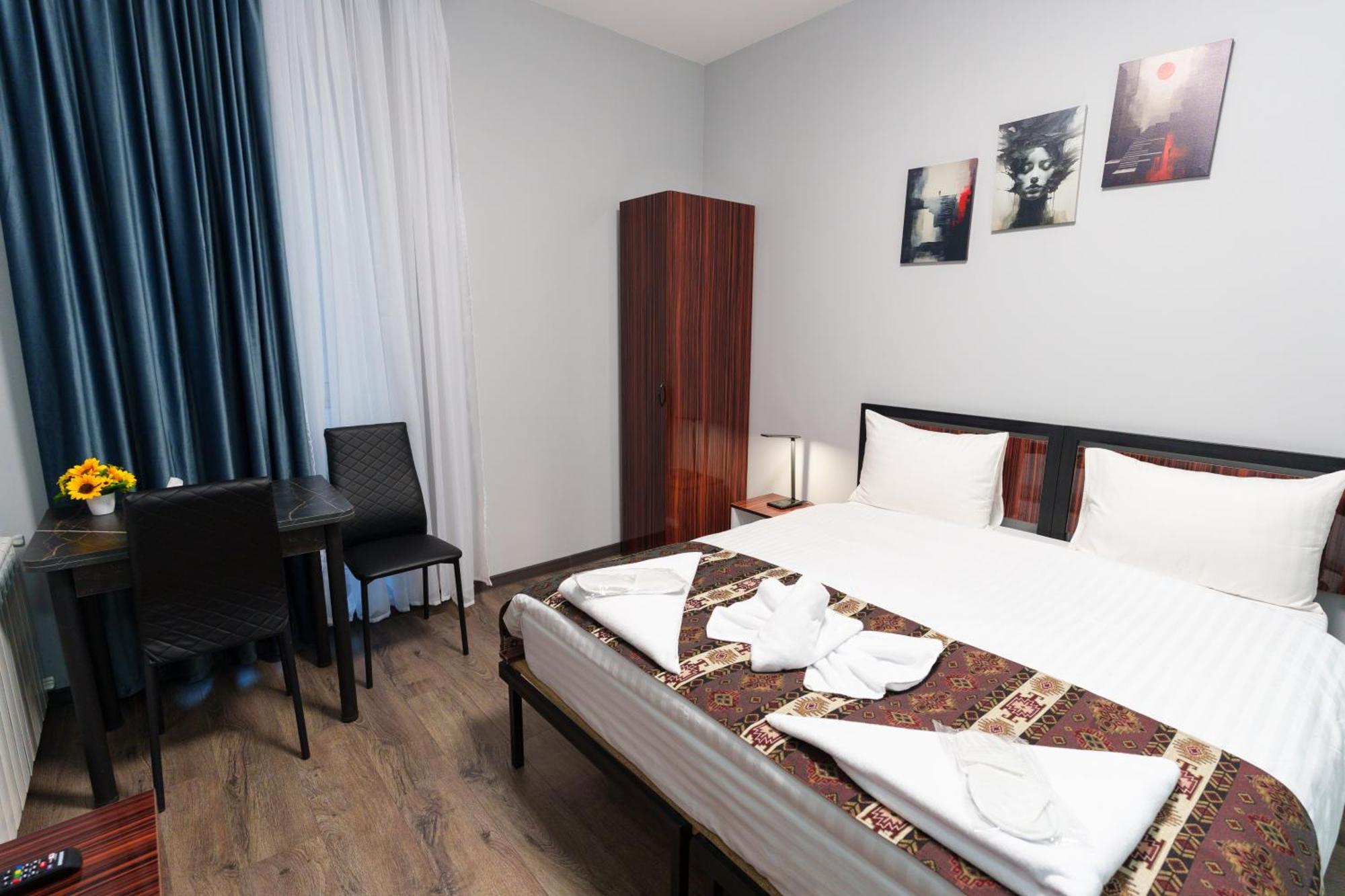 Gh Family Hotel Erivan Dış mekan fotoğraf