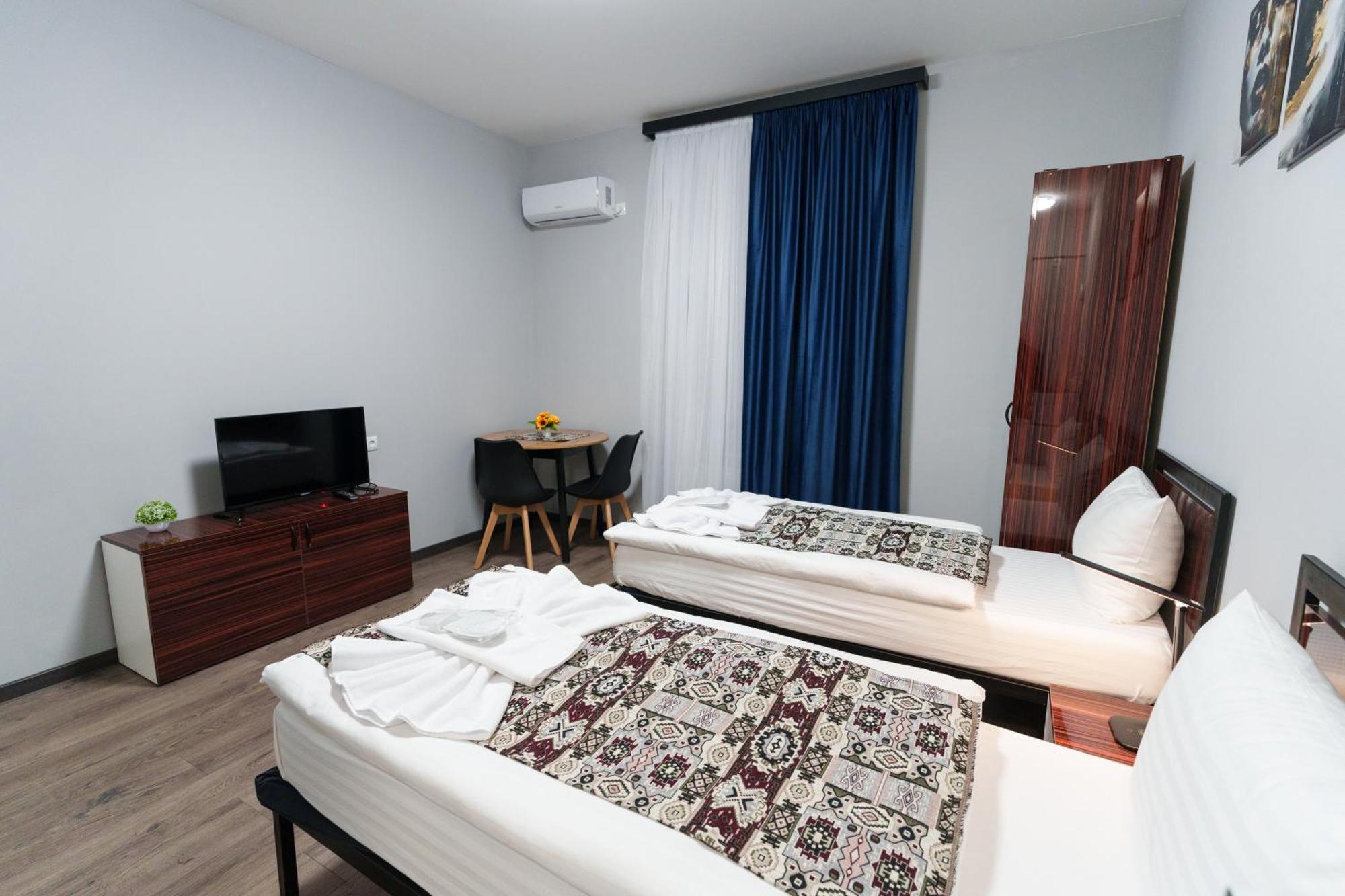 Gh Family Hotel Erivan Dış mekan fotoğraf