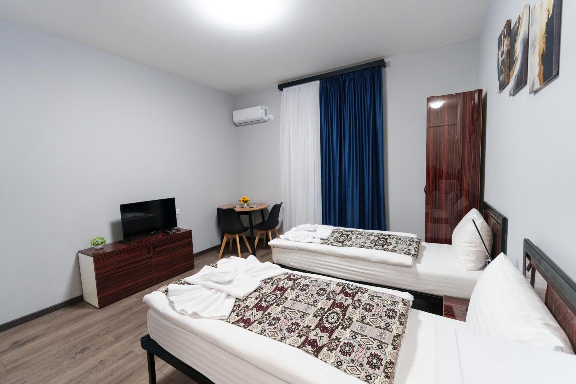 Gh Family Hotel Erivan Dış mekan fotoğraf